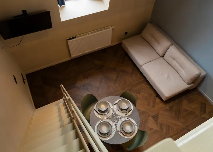 Maerch - Leopold 12 لوفين